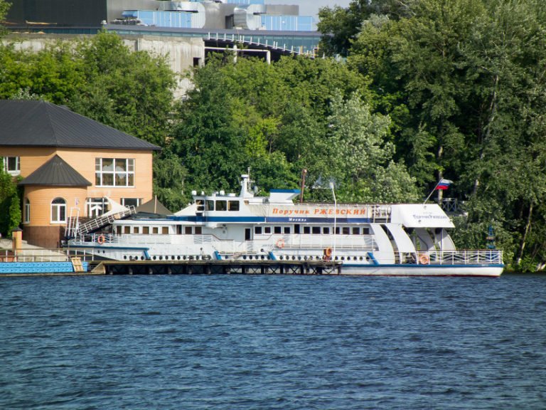 Виртуальный тур по прогулочному теплоходу VIP-класса «Поручик Ржевский»